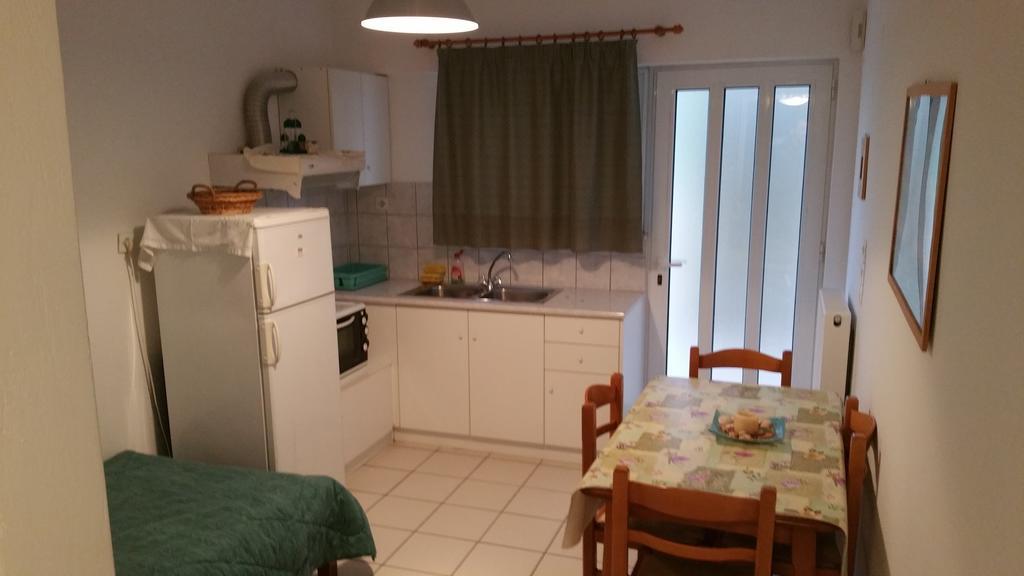 Schinas Apts. Apartment Tolofon Phòng bức ảnh